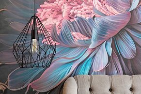 Decadent Art Deco Apartment in Old Town