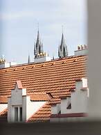 Decadent Art Deco Apartment in Old Town