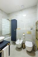 Decadent Art Deco Apartment in Old Town