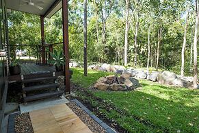 Airlie Beach Eco Cabins - Adults only