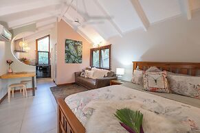 Airlie Beach Eco Cabins - Adults only