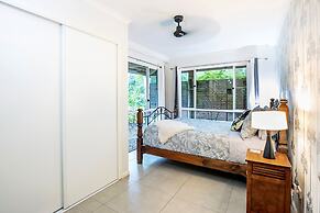 Airlie Beach Eco Cabins - Adults only