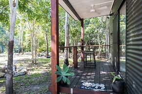 Airlie Beach Eco Cabins - Adults only