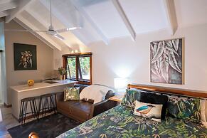 Airlie Beach Eco Cabins - Adults only