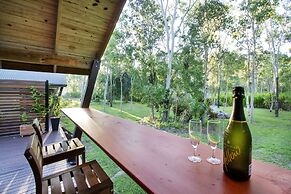 Airlie Beach Eco Cabins - Adults only