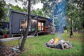 Airlie Beach Eco Cabins - Adults only