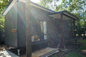 Airlie Beach Eco Cabins - Adults only