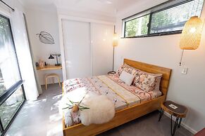 Airlie Beach Eco Cabins - Adults only