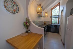 Airlie Beach Eco Cabins - Adults only