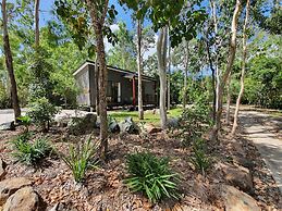 Airlie Beach Eco Cabins - Adults only