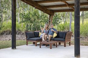 Airlie Beach Eco Cabins - Adults only