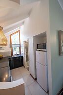 Airlie Beach Eco Cabins - Adults only