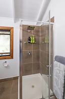 Airlie Beach Eco Cabins - Adults only