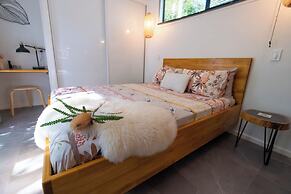 Airlie Beach Eco Cabins - Adults only