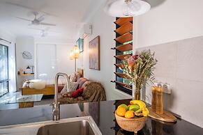 Airlie Beach Eco Cabins - Adults only