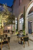 S Paul Hotel