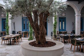 S Paul Hotel