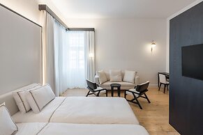 S Paul Hotel