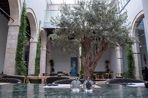 S Paul Hotel