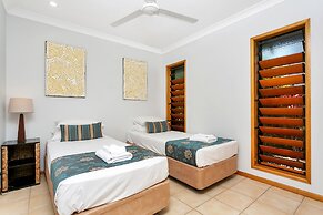 Reeflections Beachfront Holiday House