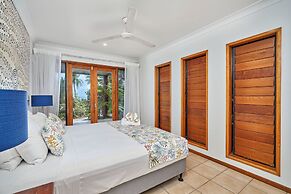 Reeflections Beachfront Holiday House