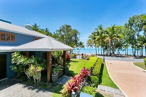 Reeflections Beachfront Holiday House