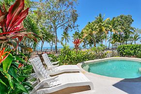 Reeflections Beachfront Holiday House