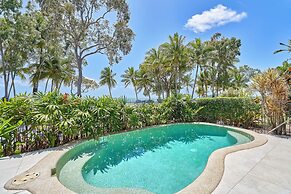 Reeflections Beachfront Holiday House