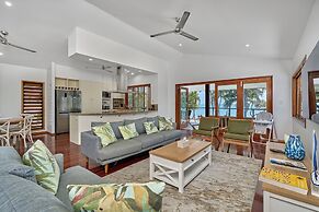 Reeflections Beachfront Holiday House