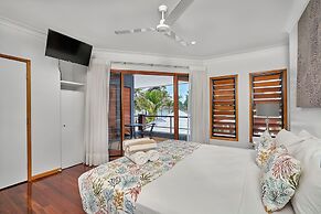 Reeflections Beachfront Holiday House