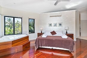 Beachcomber Holiday House