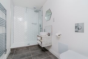 Pike & Eel Hotel and Marina