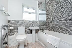 Pike & Eel Hotel and Marina