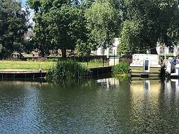 Pike & Eel Hotel and Marina