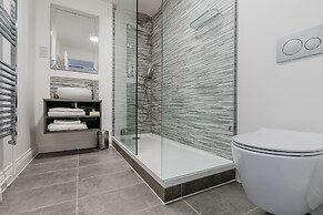 Pike & Eel Hotel and Marina