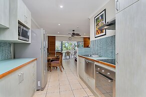 Hibiscus On Palm Cove at Marlin Waters