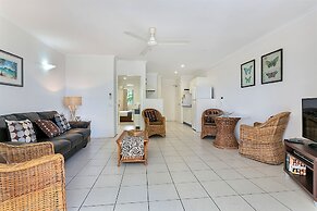 Hibiscus On Palm Cove at Marlin Waters