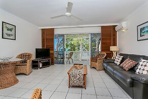Hibiscus On Palm Cove at Marlin Waters