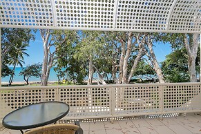 Hibiscus On Palm Cove at Marlin Waters