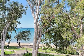 Hibiscus On Palm Cove at Marlin Waters
