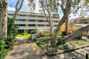 Hibiscus On Palm Cove at Marlin Waters