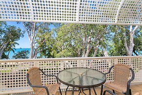 Hibiscus On Palm Cove at Marlin Waters
