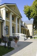 Skrunda Manor Hotel