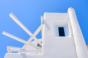 Christina's Cave House