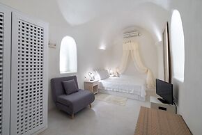 Christina's Cave House