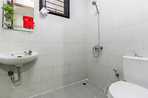 RedDoorz Plus near Trisakti University