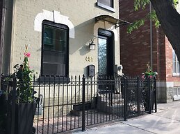 Beautiful 4BR Downtown House, Sleeps 10