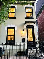 Beautiful 4BR Downtown House, Sleeps 10