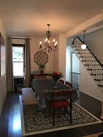 Beautiful 4BR Downtown House, Sleeps 10