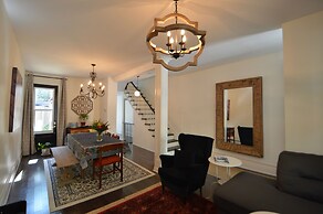 Beautiful 4BR Downtown House, Sleeps 10